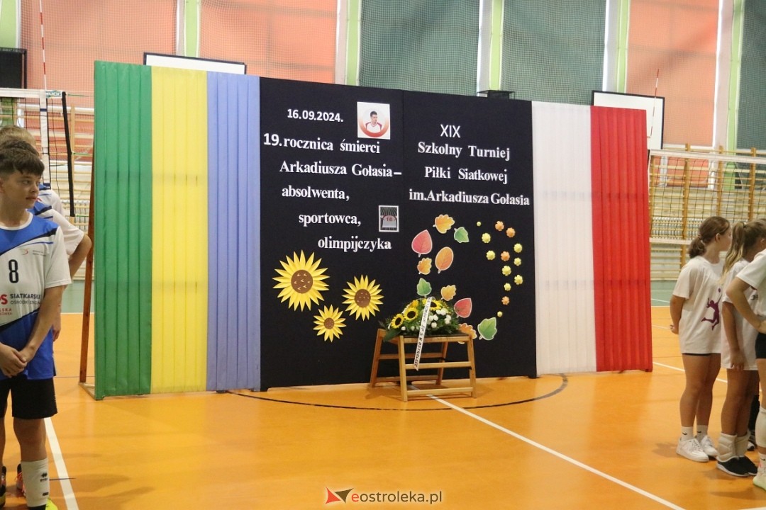 Szkolny turniej w hołdzie Arkowi Gołasiowi [16.09.2024] - zdjęcie #44 - eOstroleka.pl
