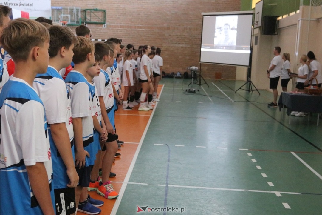 Szkolny turniej w hołdzie Arkowi Gołasiowi [16.09.2024] - zdjęcie #43 - eOstroleka.pl
