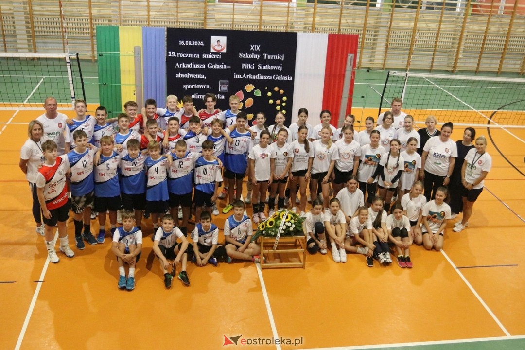 Szkolny turniej w hołdzie Arkowi Gołasiowi [16.09.2024] - zdjęcie #28 - eOstroleka.pl