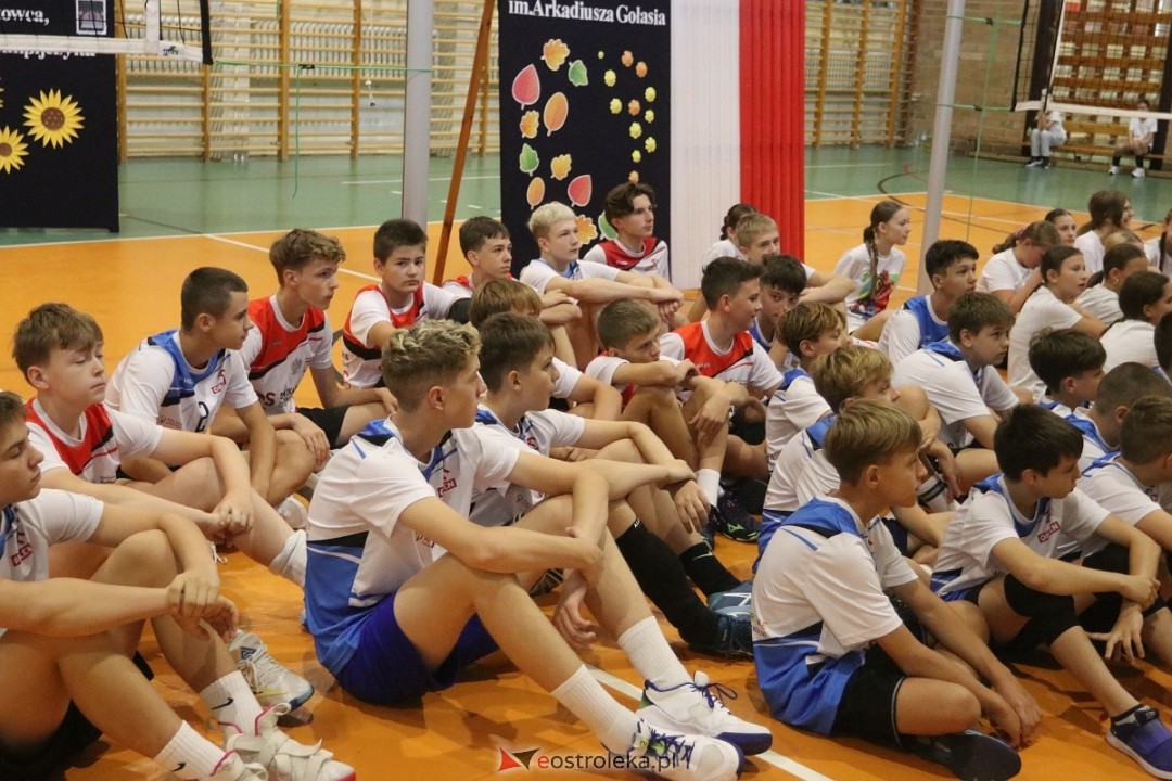 Szkolny turniej w hołdzie Arkowi Gołasiowi [16.09.2024] - zdjęcie #26 - eOstroleka.pl