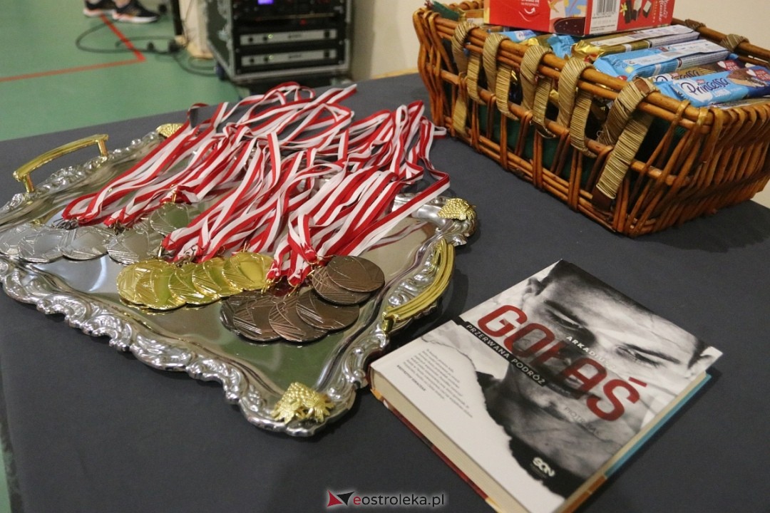 Szkolny turniej w hołdzie Arkowi Gołasiowi [16.09.2024] - zdjęcie #23 - eOstroleka.pl