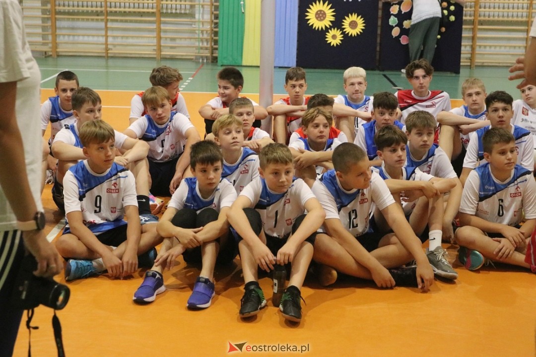 Szkolny turniej w hołdzie Arkowi Gołasiowi [16.09.2024] - zdjęcie #22 - eOstroleka.pl