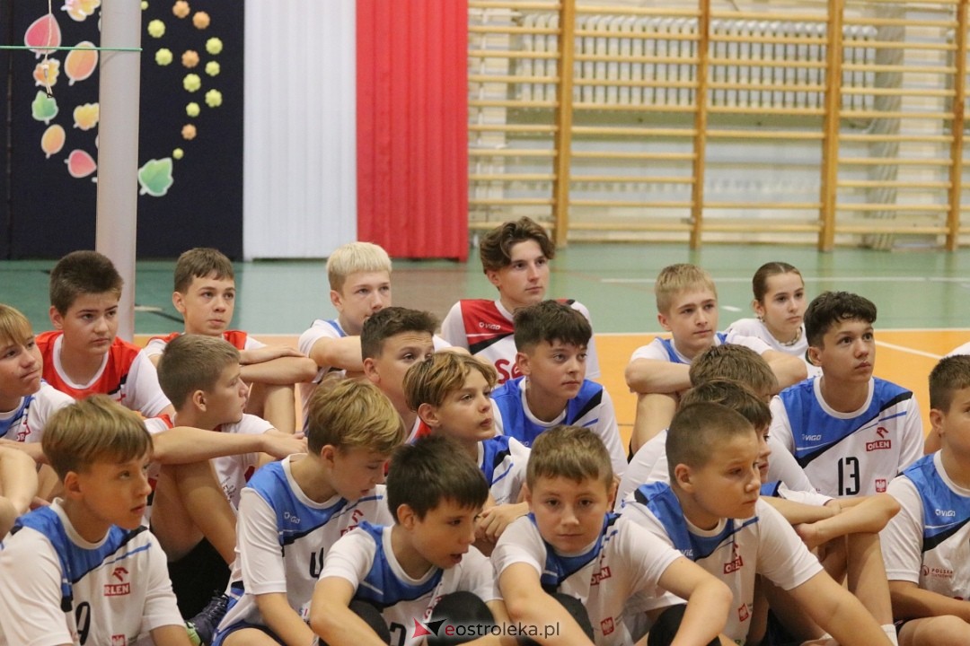 Szkolny turniej w hołdzie Arkowi Gołasiowi [16.09.2024] - zdjęcie #20 - eOstroleka.pl