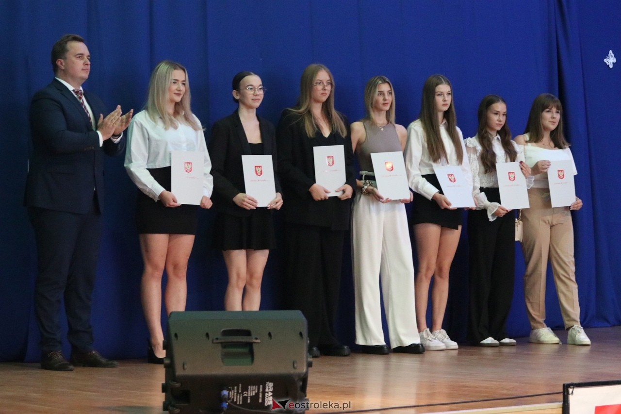 Samorządowa Gala Uczniowska 2024 [18.09.2024] - zdjęcie #131 - eOstroleka.pl