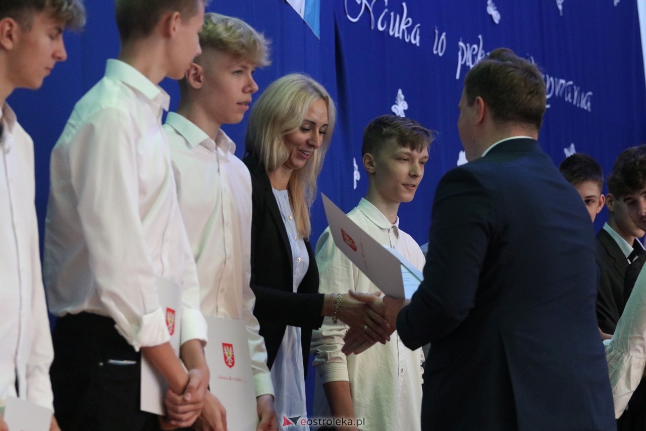 Samorządowa Gala Uczniowska 2024 [18.09.2024] - zdjęcie #87 - eOstroleka.pl