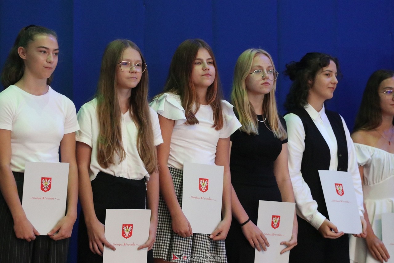 Samorządowa Gala Uczniowska 2024 [18.09.2024] - zdjęcie #58 - eOstroleka.pl