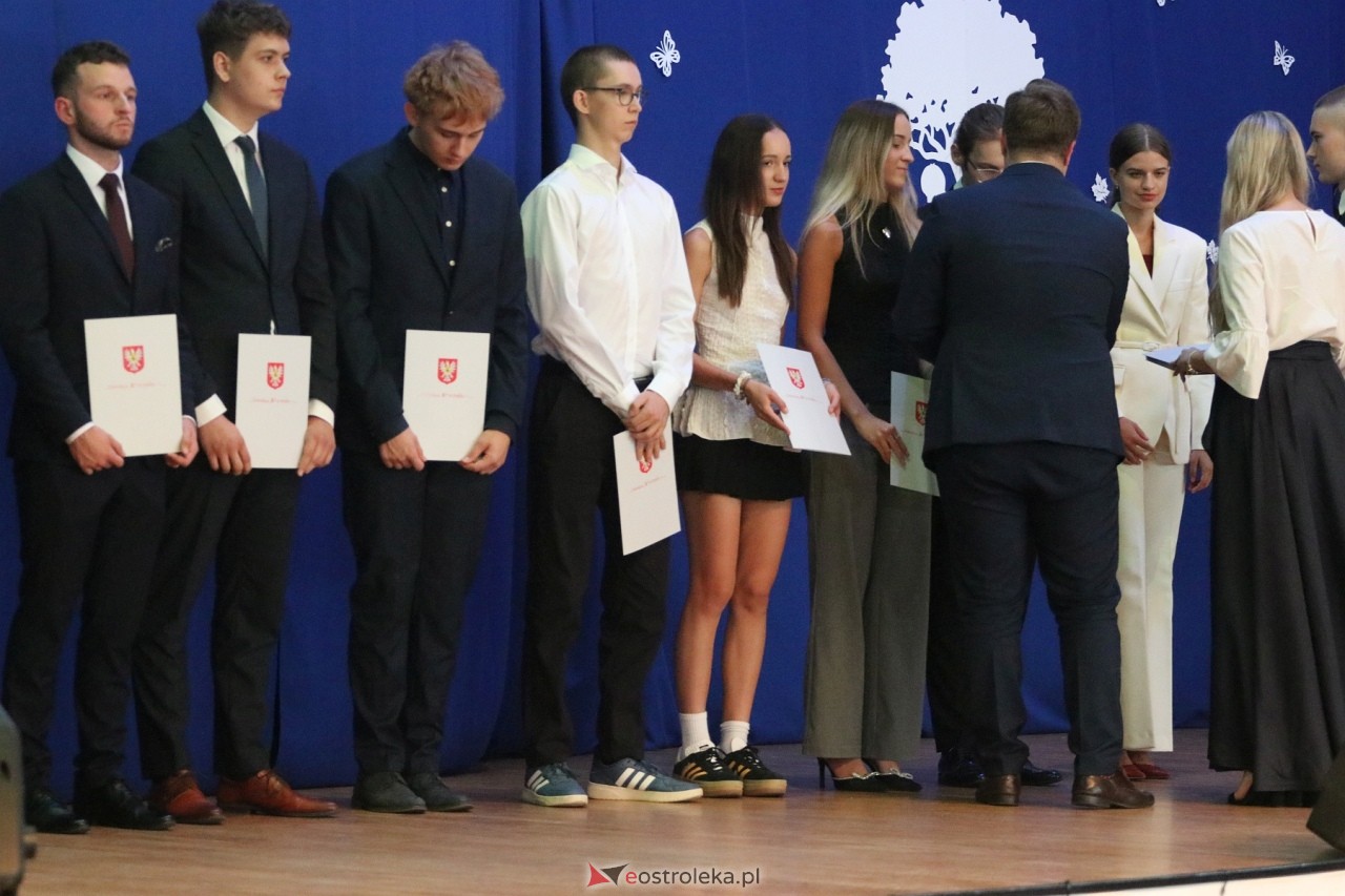 Samorządowa Gala Uczniowska 2024 [18.09.2024] - zdjęcie #35 - eOstroleka.pl
