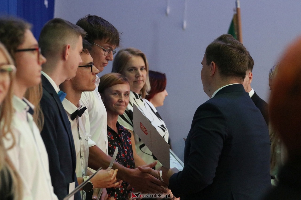 Samorządowa Gala Uczniowska 2024 [18.09.2024] - zdjęcie #15 - eOstroleka.pl