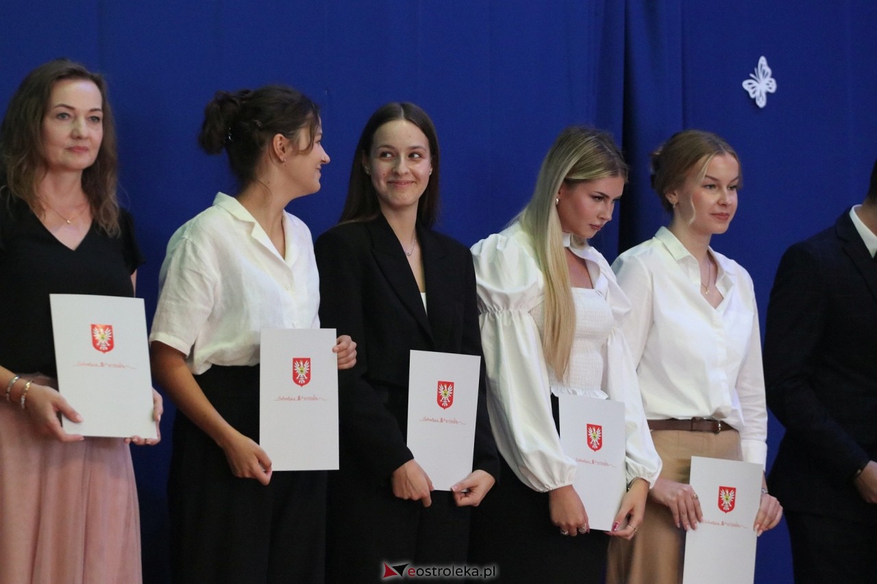 Samorządowa Gala Uczniowska 2024 [18.09.2024] - zdjęcie #3 - eOstroleka.pl