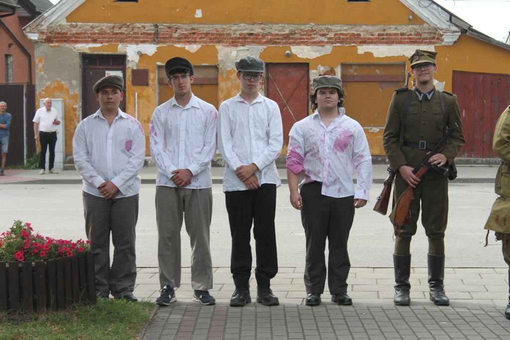 Rekonstrukcja historyczna walk w Jedwabnem z 1945 roku [19.09.2024] - zdjęcie #13 - eOstroleka.pl