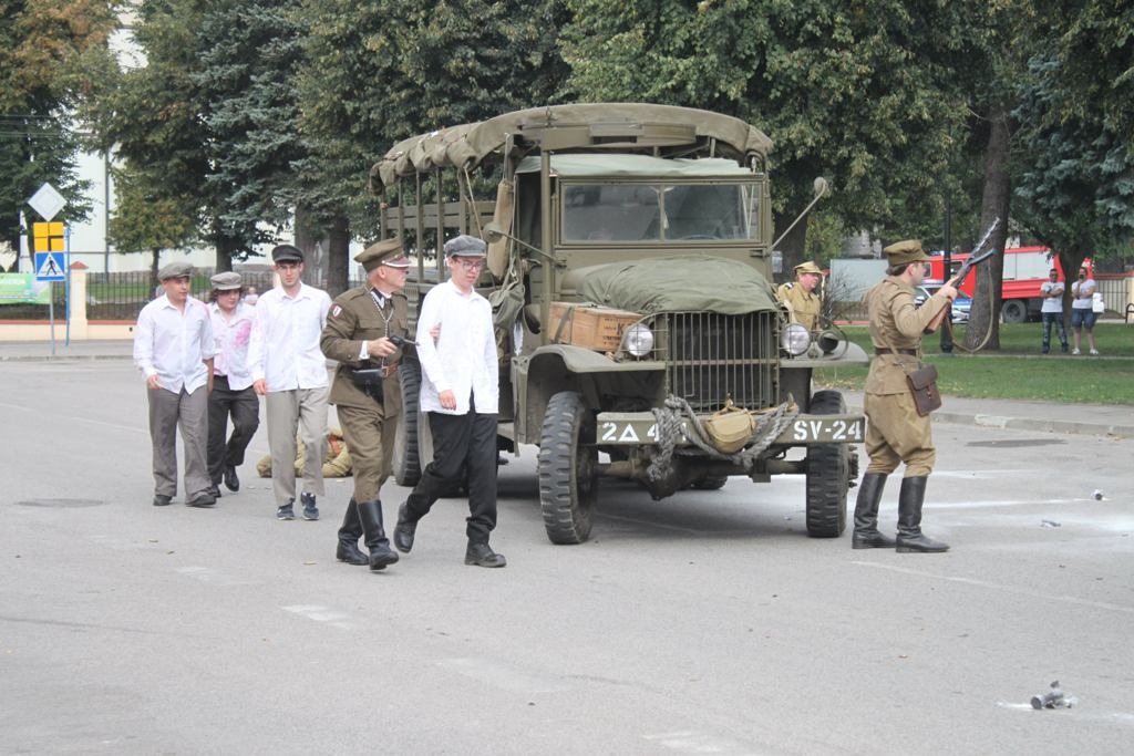 Rekonstrukcja historyczna walk w Jedwabnem z 1945 roku [19.09.2024] - zdjęcie #7 - eOstroleka.pl