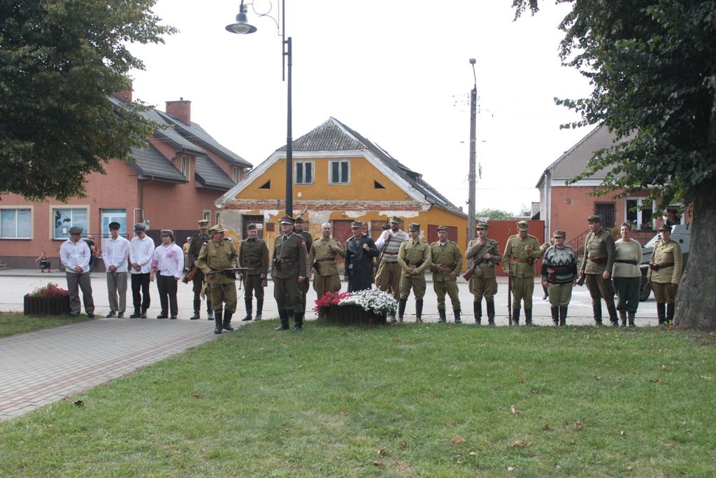Rekonstrukcja historyczna walk w Jedwabnem z 1945 roku [19.09.2024] - zdjęcie #6 - eOstroleka.pl