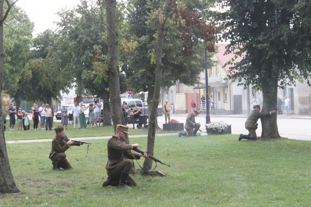 Rekonstrukcja historyczna walk w Jedwabnem z 1945 roku [19.09.2024] - zdjęcie #5 - eOstroleka.pl