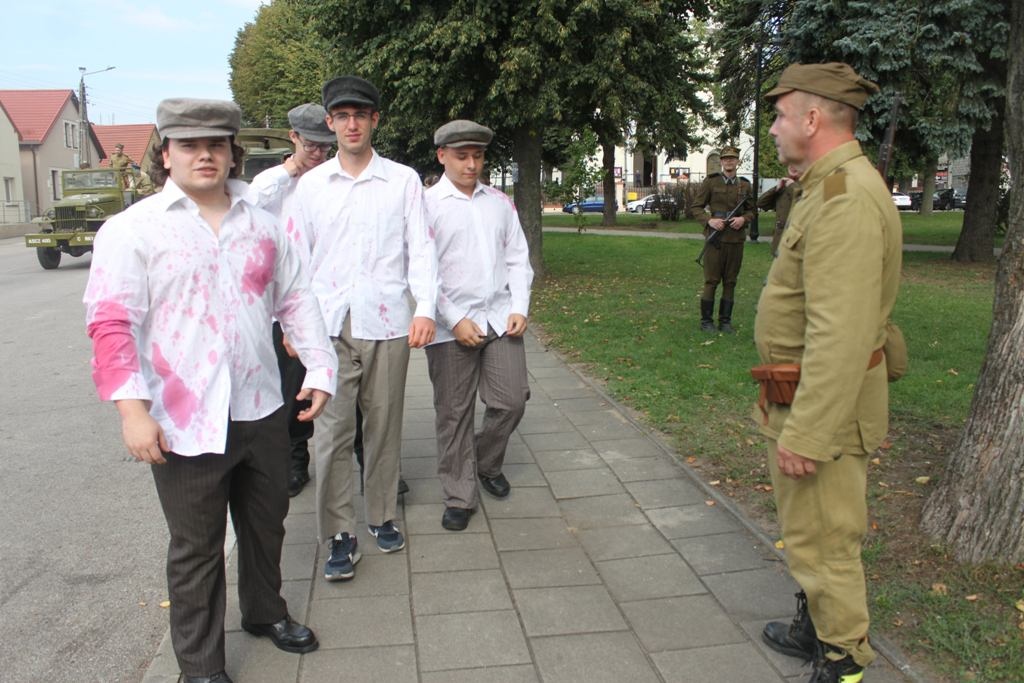 Rekonstrukcja historyczna walk w Jedwabnem z 1945 roku [19.09.2024] - zdjęcie #2 - eOstroleka.pl