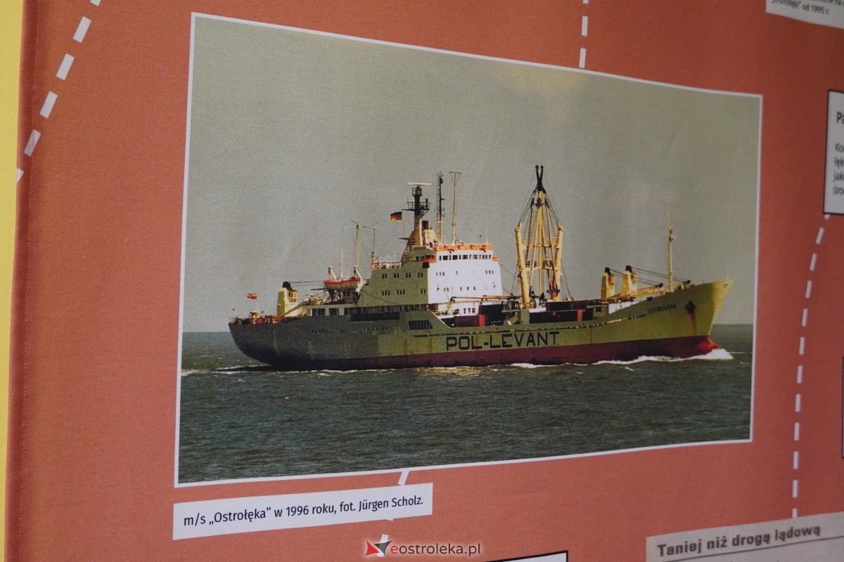 Otwarcie wystawy Ostrołęka na morzach i oceanach [19.09.2024] - zdjęcie #21 - eOstroleka.pl