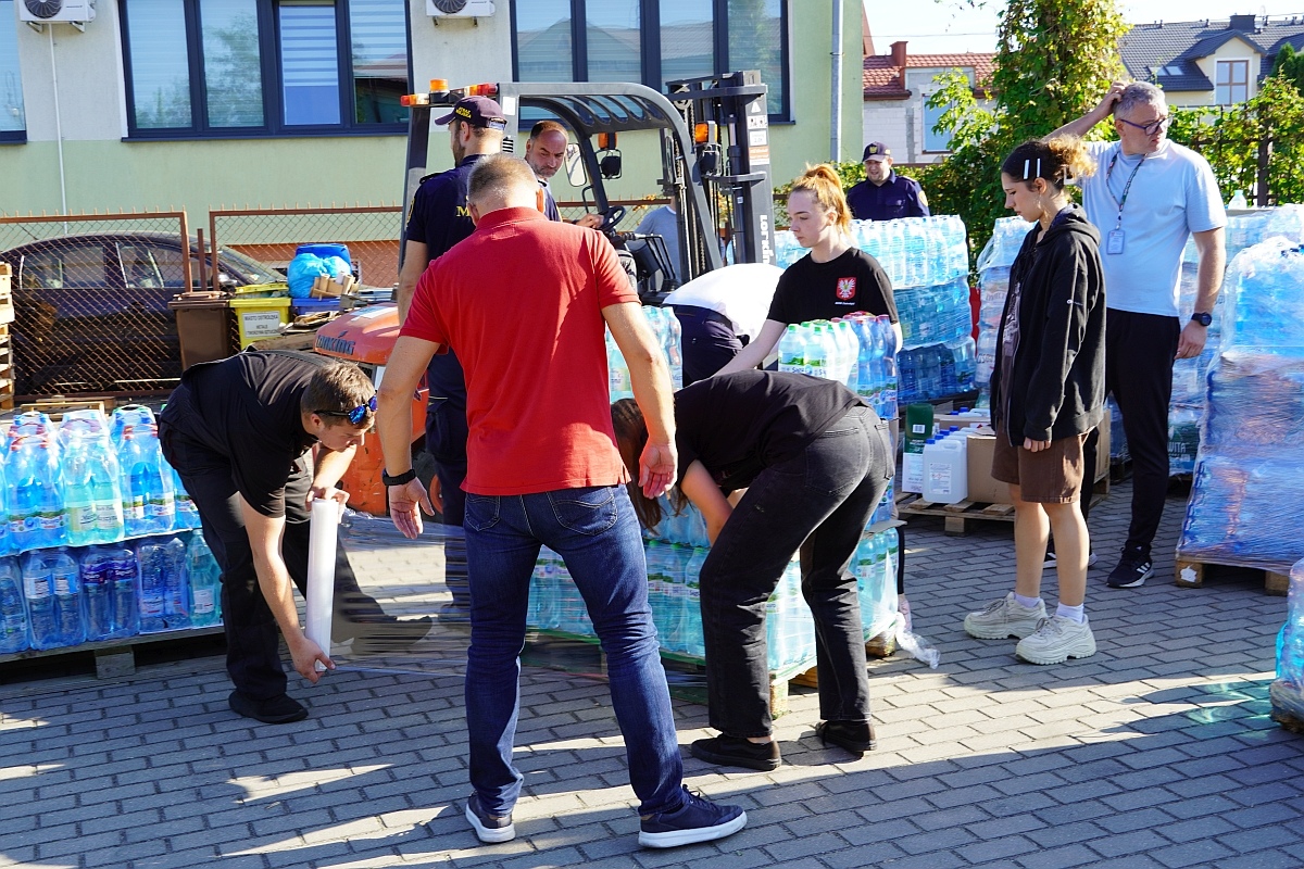 Ostrołęka pomaga powodzianom [20.09.2024] - zdjęcie #74 - eOstroleka.pl
