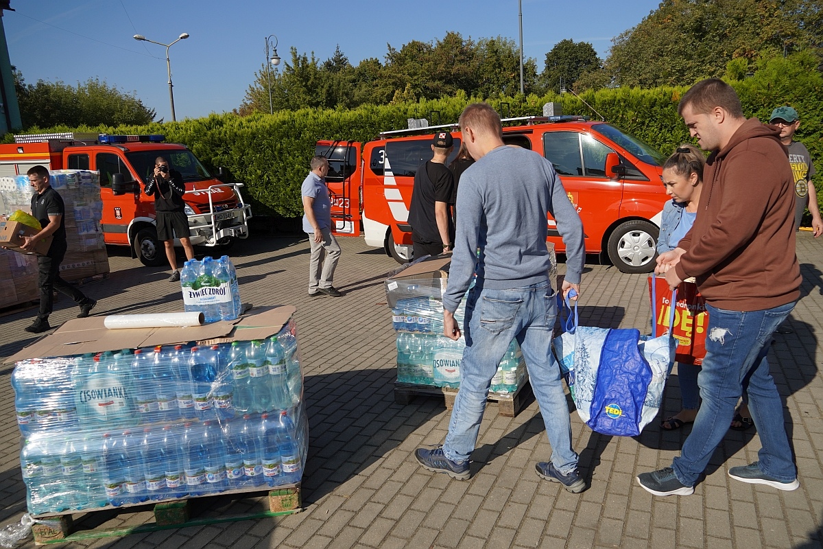 Ostrołęka pomaga powodzianom [20.09.2024] - zdjęcie #38 - eOstroleka.pl