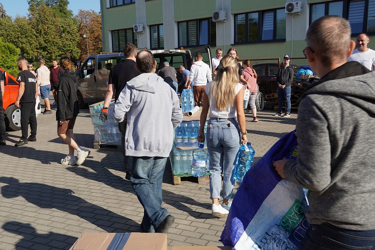 Ostrołęka pomaga powodzianom [20.09.2024] - zdjęcie #28 - eOstroleka.pl