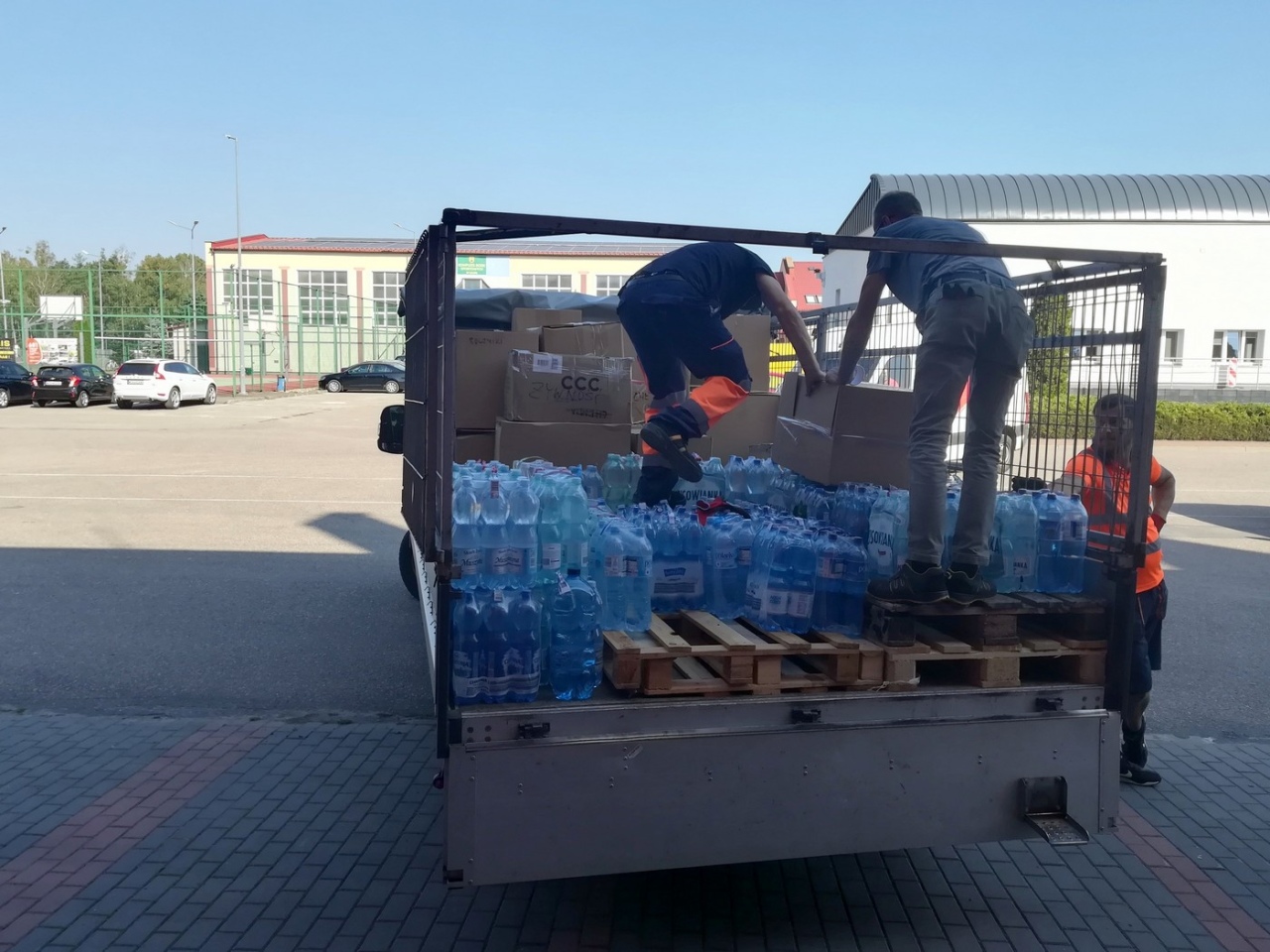 Lelis pomaga powodzianom [20.09.2024] - zdjęcie #10 - eOstroleka.pl