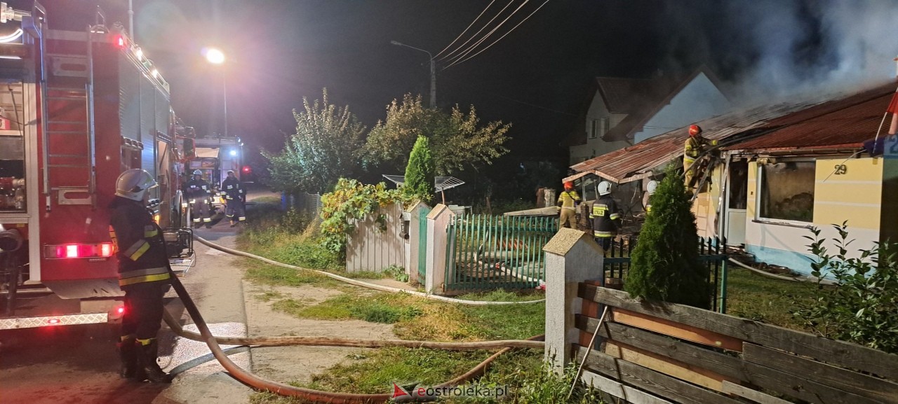 100 tysięcy złotych strat: Pożar w Cisku pochłonął drewnianą konstrukcję [21.09.2024] - zdjęcie #1 - eOstroleka.pl