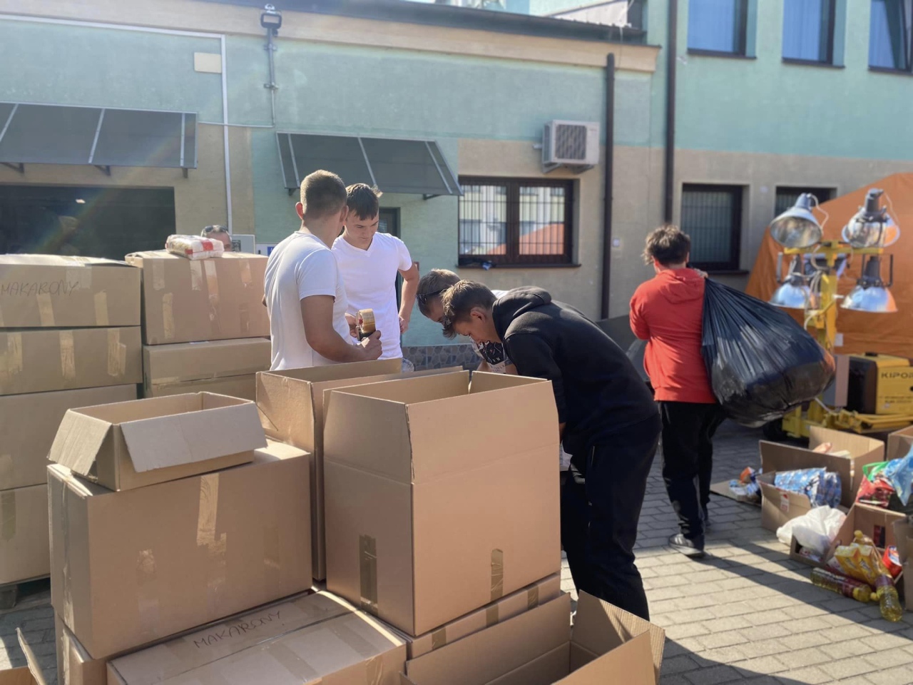 Samorząd Uczniowski ZSP w Goworowie niesie pomoc powodzianom - zdjęcie #23 - eOstroleka.pl