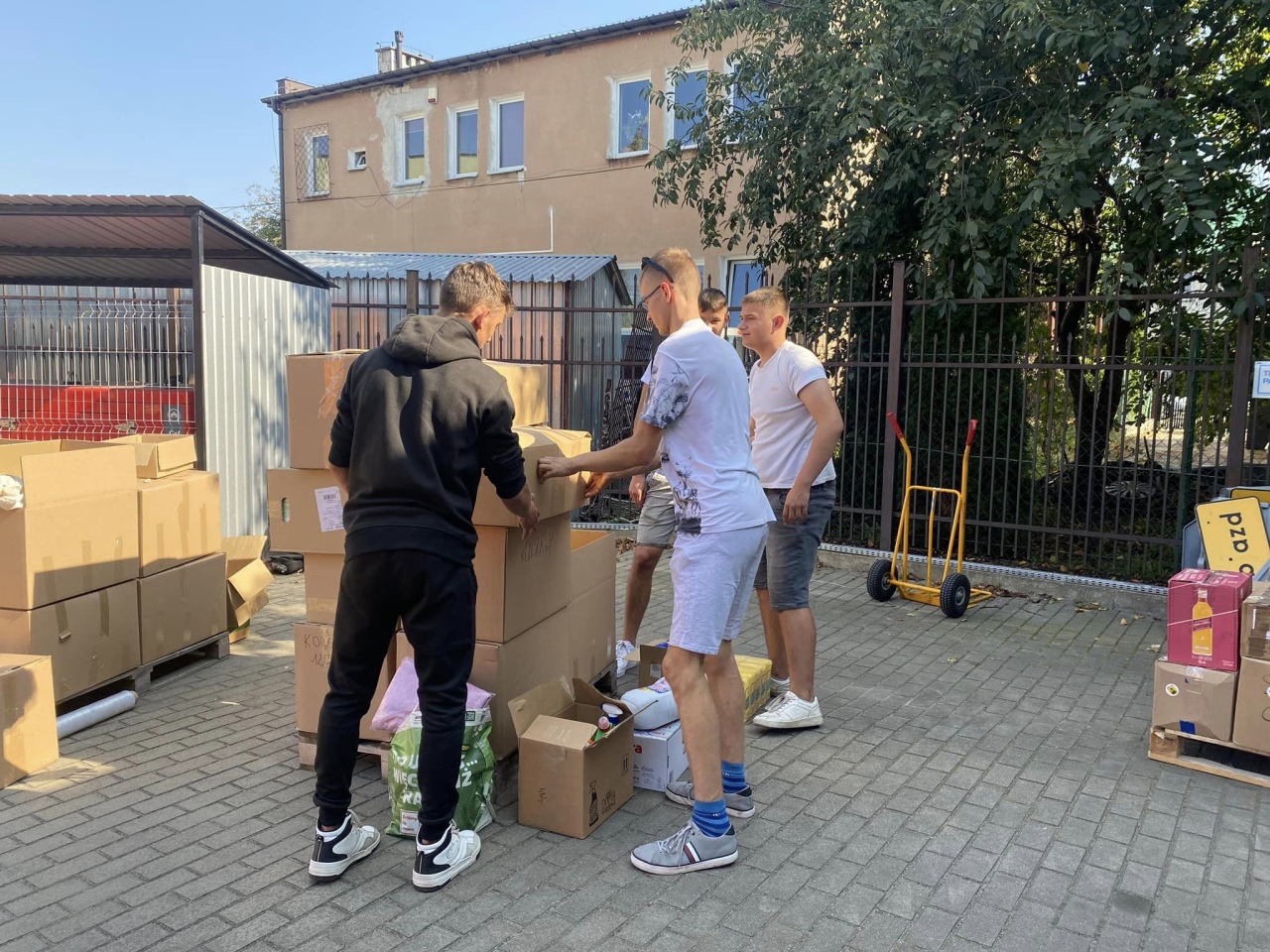 Samorząd Uczniowski ZSP w Goworowie niesie pomoc powodzianom - zdjęcie #20 - eOstroleka.pl