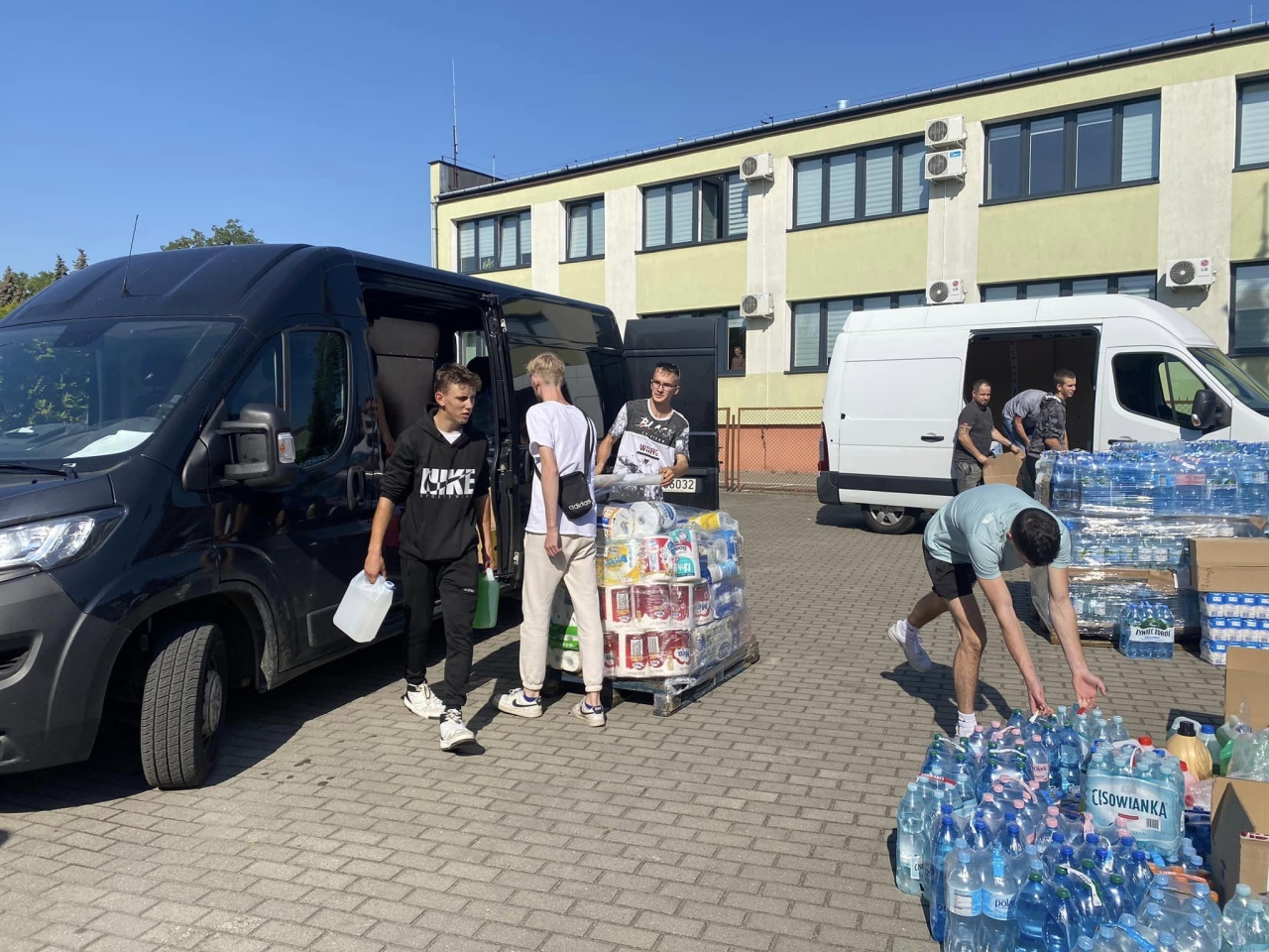 Samorząd Uczniowski ZSP w Goworowie niesie pomoc powodzianom - zdjęcie #12 - eOstroleka.pl