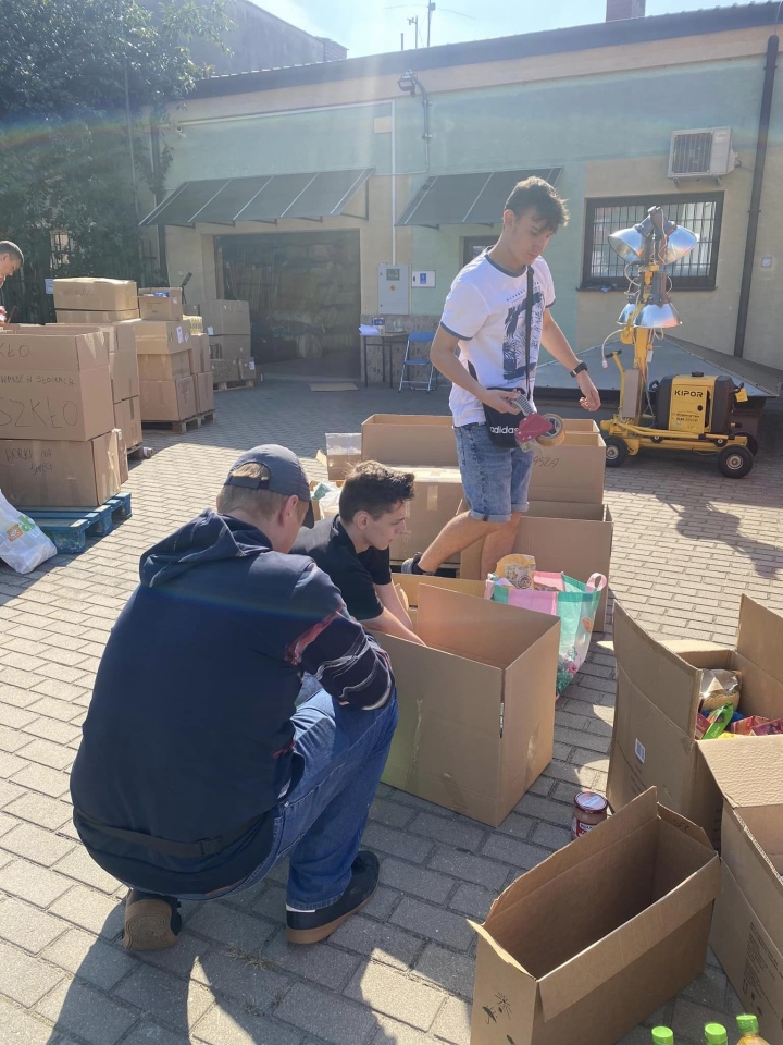 Samorząd Uczniowski ZSP w Goworowie niesie pomoc powodzianom - zdjęcie #8 - eOstroleka.pl