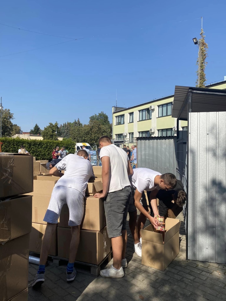 Samorząd Uczniowski ZSP w Goworowie niesie pomoc powodzianom - zdjęcie #4 - eOstroleka.pl