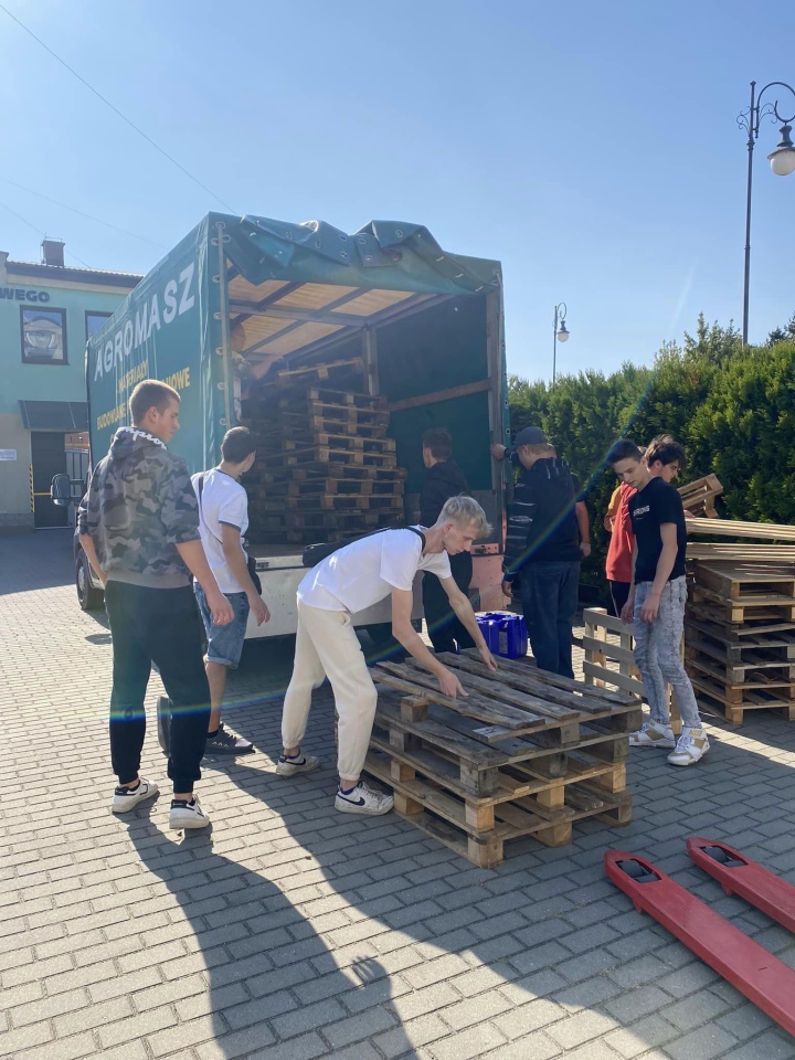 Samorząd Uczniowski ZSP w Goworowie niesie pomoc powodzianom - zdjęcie #1 - eOstroleka.pl