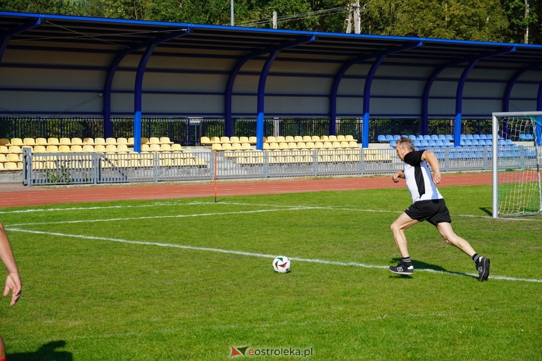 II Powiatowy Turniej Samorządowców w Piłce Nożnej [22.09.2024] - zdjęcie #37 - eOstroleka.pl