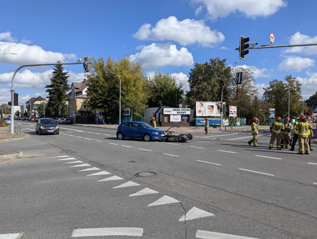 Kolizja na skrzyżowaniu ulic Bogusławskiego i Piłsudskiego [25.09.2024] - zdjęcie #12 - eOstroleka.pl