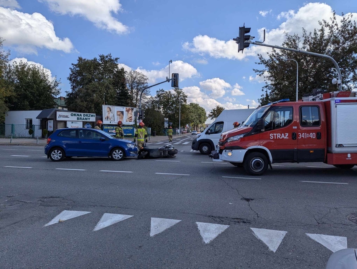 Kolizja na skrzyżowaniu ulic Bogusławskiego i Piłsudskiego [25.09.2024] - zdjęcie #9 - eOstroleka.pl