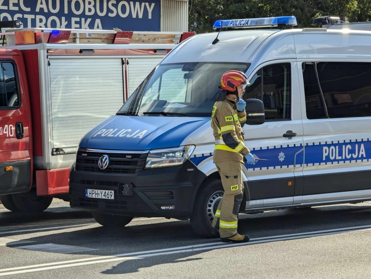 Kolizja na skrzyżowaniu ulic Bogusławskiego i Piłsudskiego [25.09.2024] - zdjęcie #2 - eOstroleka.pl