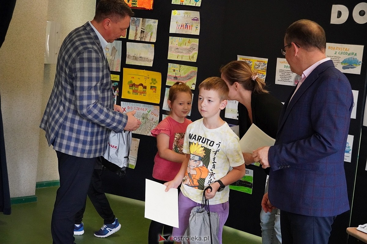 Bezpieczna droga do szkoły - podsumowanie konkursu w SP 10 [25.09.2024] - zdjęcie #24 - eOstroleka.pl