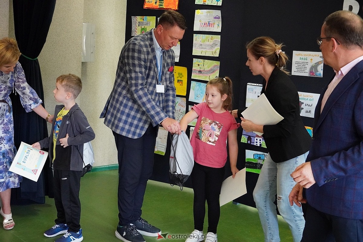 Bezpieczna droga do szkoły - podsumowanie konkursu w SP 10 [25.09.2024] - zdjęcie #22 - eOstroleka.pl