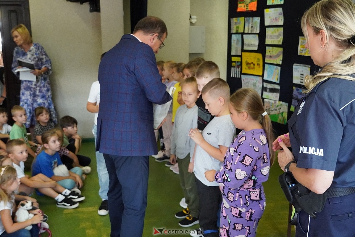 Bezpieczna droga do szkoły - podsumowanie konkursu w SP 10 [25.09.2024] - zdjęcie #7 - eOstroleka.pl