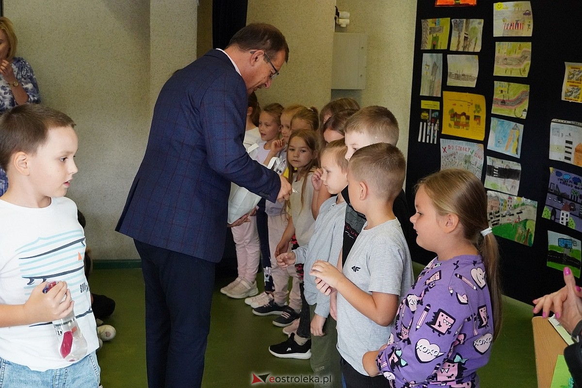 Bezpieczna droga do szkoły - podsumowanie konkursu w SP 10 [25.09.2024] - zdjęcie #5 - eOstroleka.pl