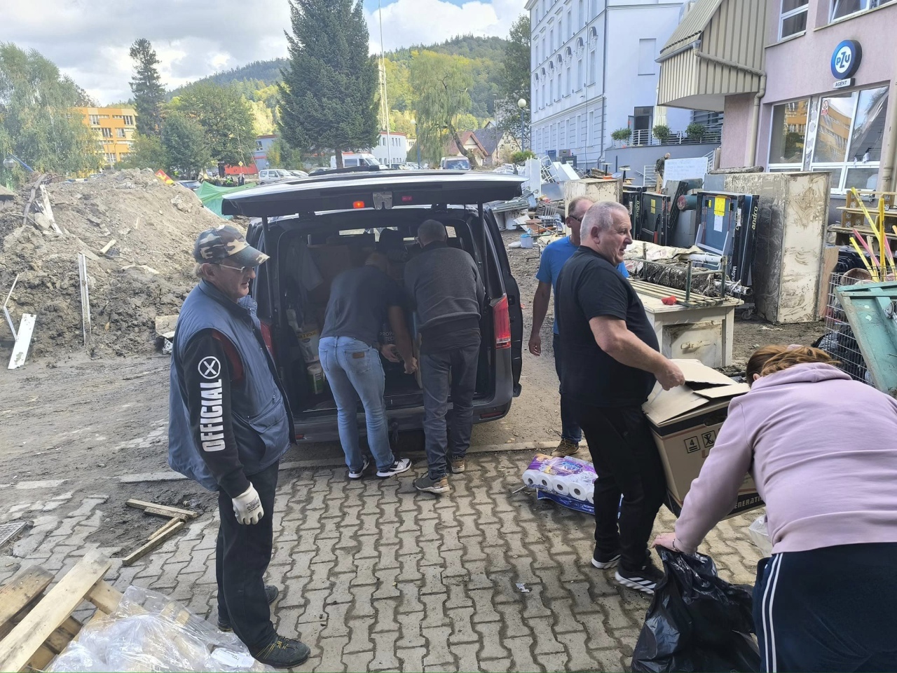 Rzekuń pomaga powodzianom [25.09.2024] - zdjęcie #7 - eOstroleka.pl