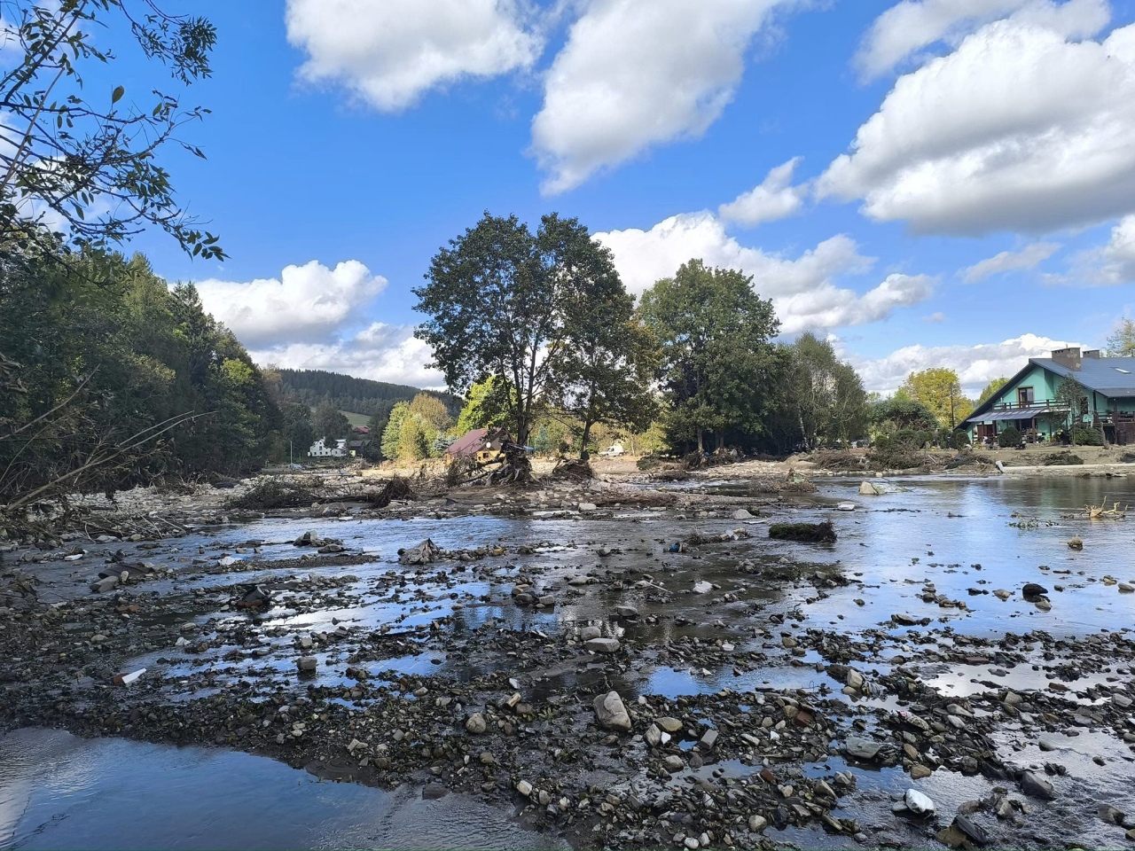 Rzekuń pomaga powodzianom [25.09.2024] - zdjęcie #4 - eOstroleka.pl