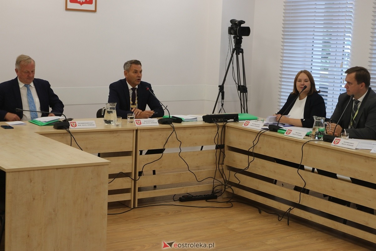 Sesja rady miasta Ostrołęki [26.09.2024] - zdjęcie #28 - eOstroleka.pl