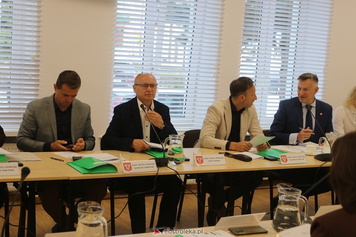 Sesja rady miasta Ostrołęki [26.09.2024] - zdjęcie #27 - eOstroleka.pl