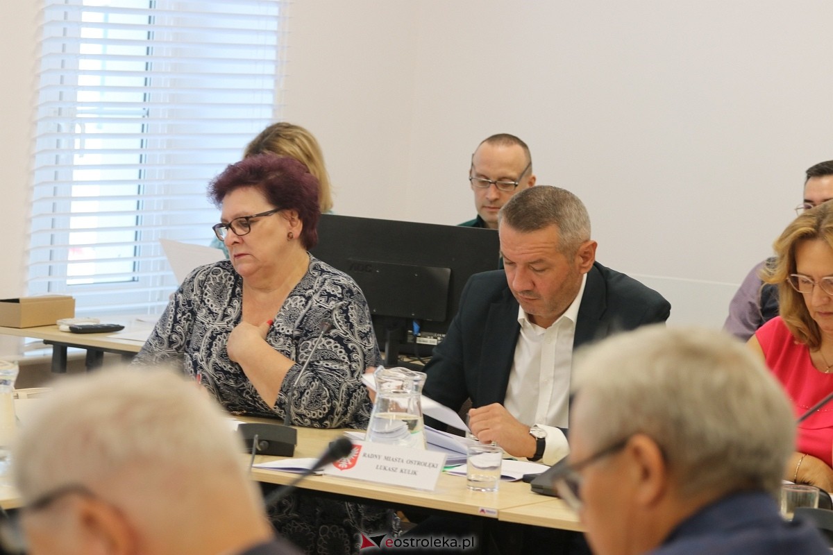 Sesja rady miasta Ostrołęki [26.09.2024] - zdjęcie #24 - eOstroleka.pl