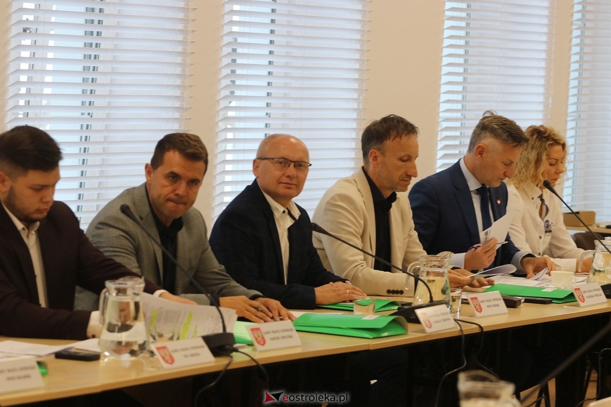 Sesja rady miasta Ostrołęki [26.09.2024] - zdjęcie #19 - eOstroleka.pl