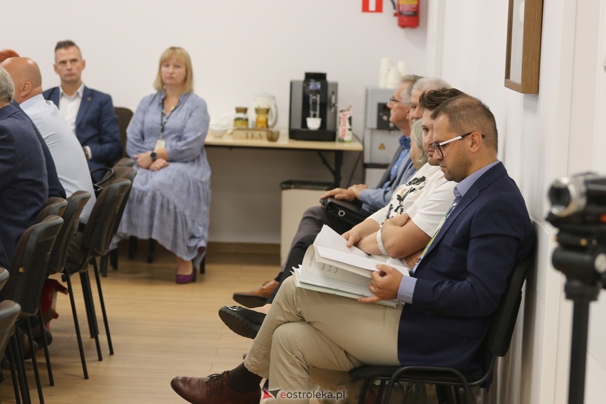 Sesja rady miasta Ostrołęki [26.09.2024] - zdjęcie #15 - eOstroleka.pl