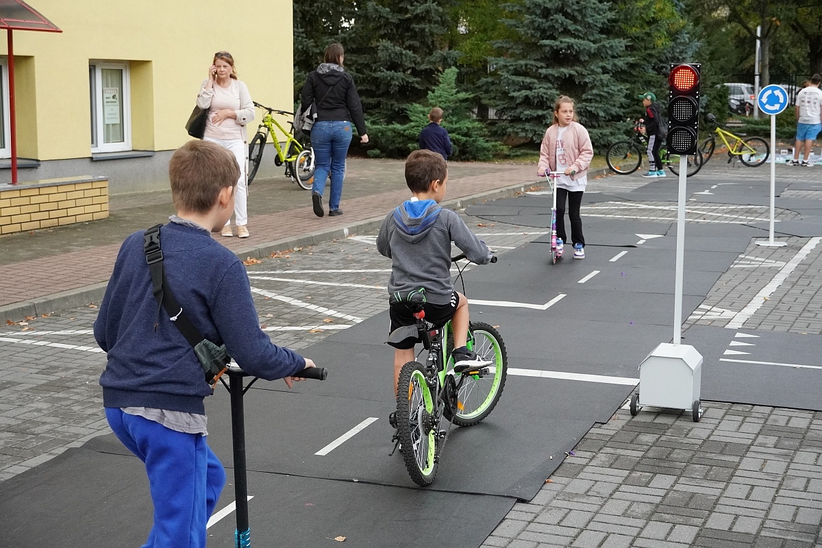Fetyn Bezpieczni i aktywni z szóstką [27.09.2024] - zdjęcie #73 - eOstroleka.pl