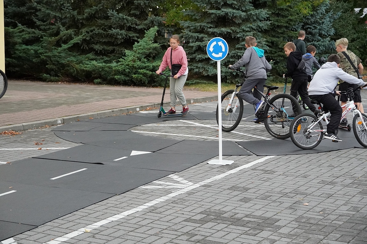 Fetyn Bezpieczni i aktywni z szóstką [27.09.2024] - zdjęcie #69 - eOstroleka.pl