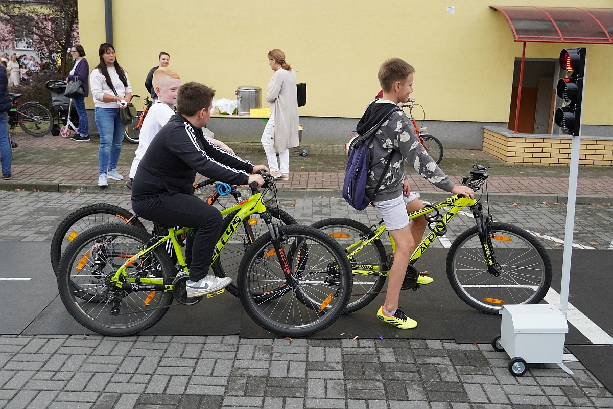 Fetyn Bezpieczni i aktywni z szóstką [27.09.2024] - zdjęcie #68 - eOstroleka.pl