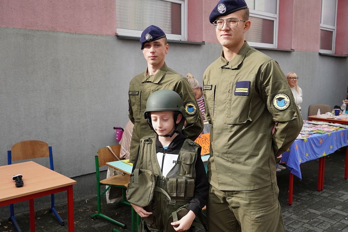 Fetyn Bezpieczni i aktywni z szóstką [27.09.2024] - zdjęcie #30 - eOstroleka.pl
