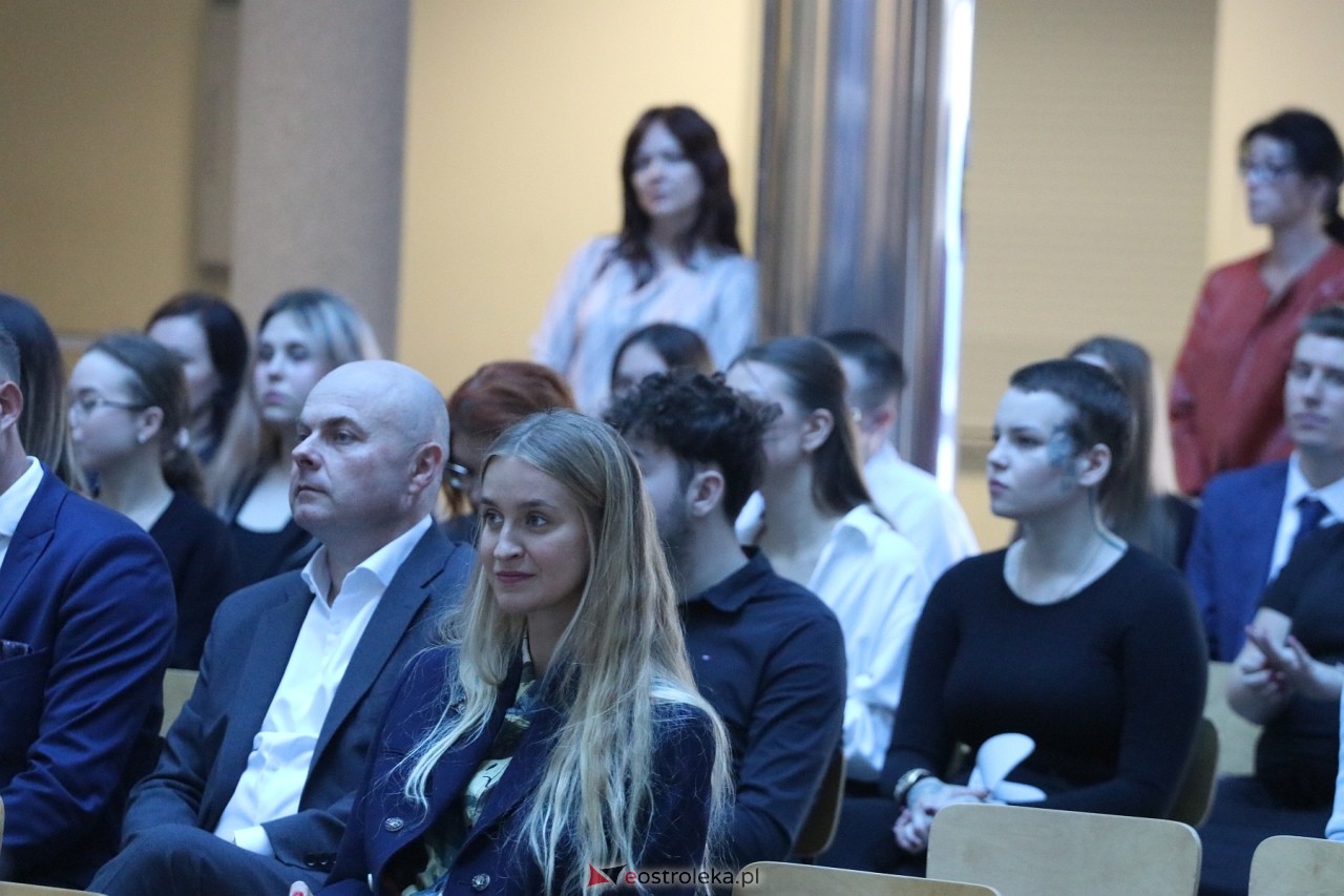 Inauguracja roku akademickiego WSAP [27.09.2024] - zdjęcie #113 - eOstroleka.pl